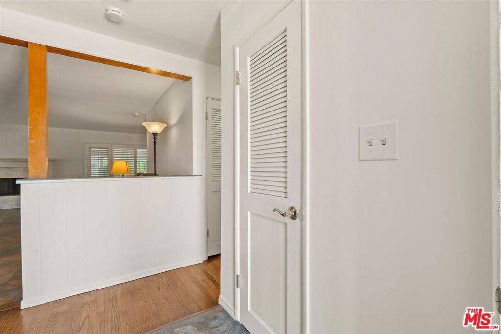 9313 Hayvenhurst Avenue