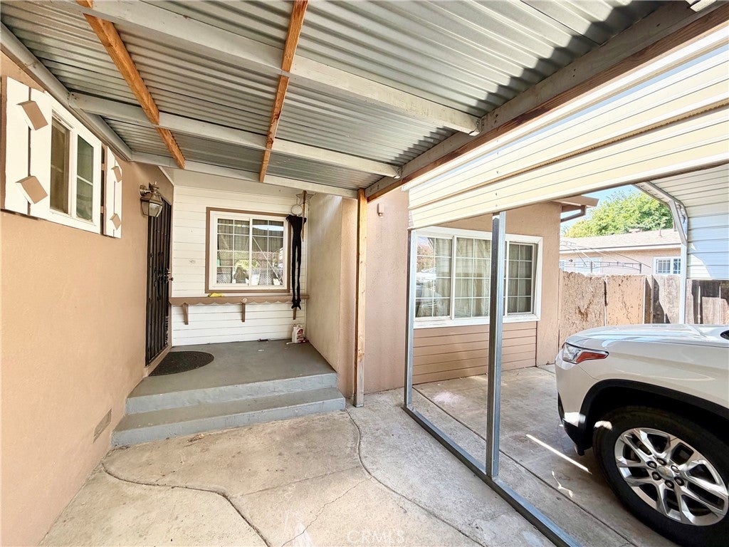 1720 E 26th