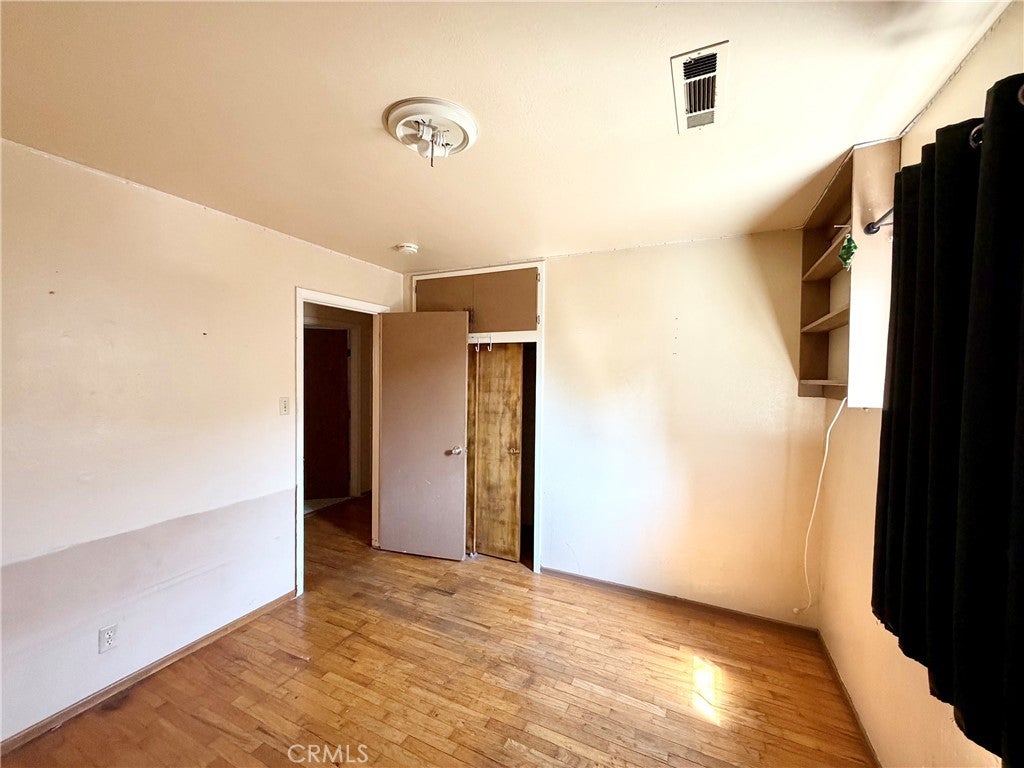 1720 E 26th