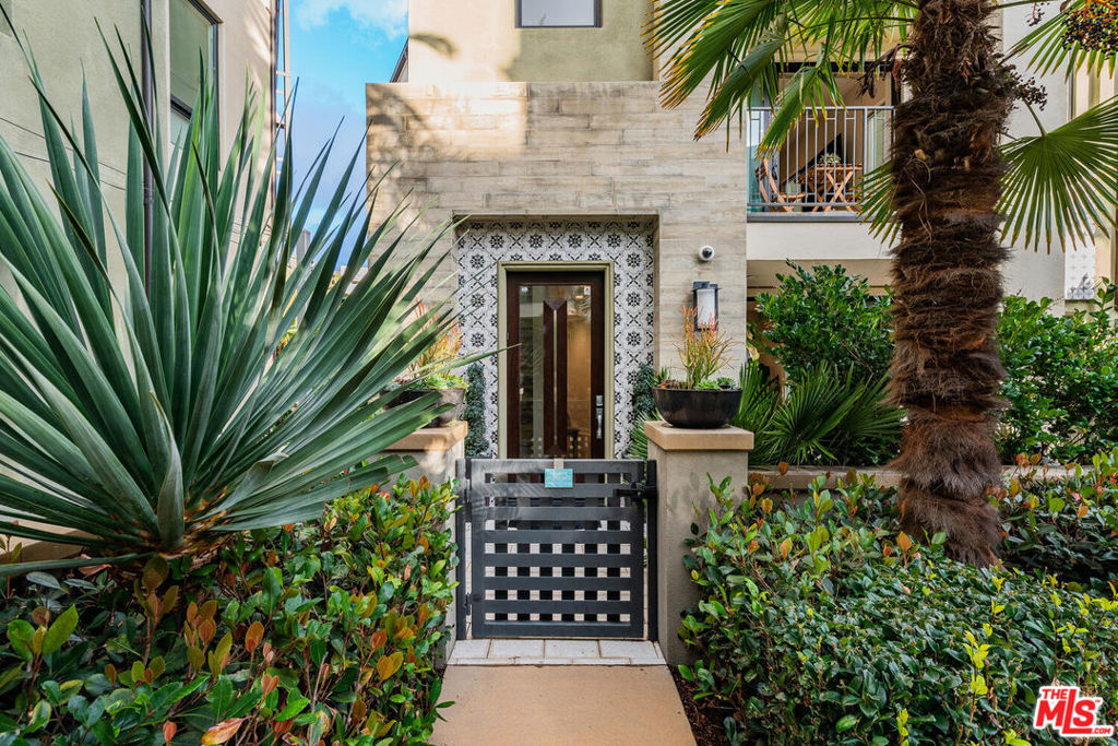 5929 Coral Place
