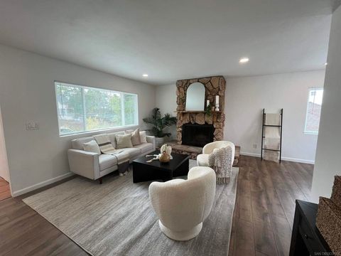 Photo of 118 W 8Th Ave Ave, Escondido, CA 92025 (MLS # 250039573SD)