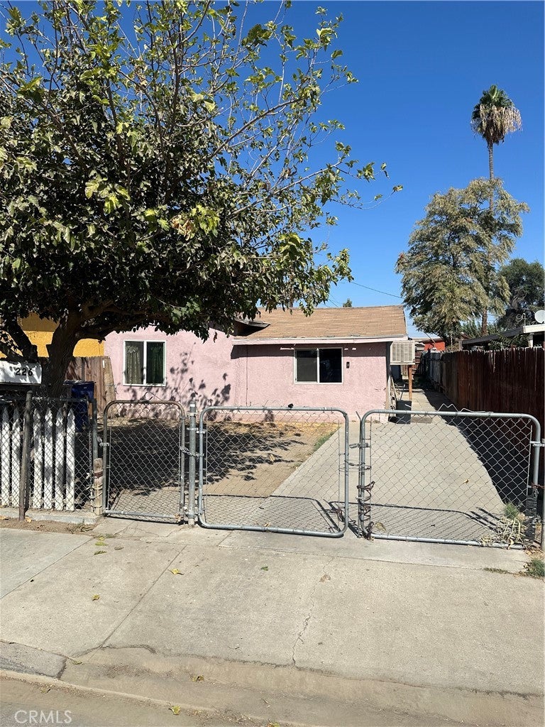 226 E 7th