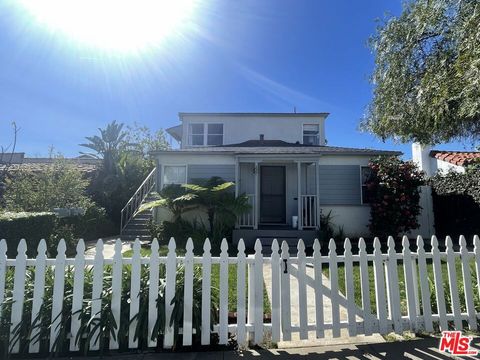 Photo of 229 Dimmick Avenue, Venice, CA 90291 (MLS # 26659465)
