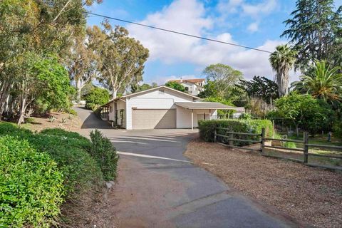 2410 Alta Vista Dr Vista CA 92084