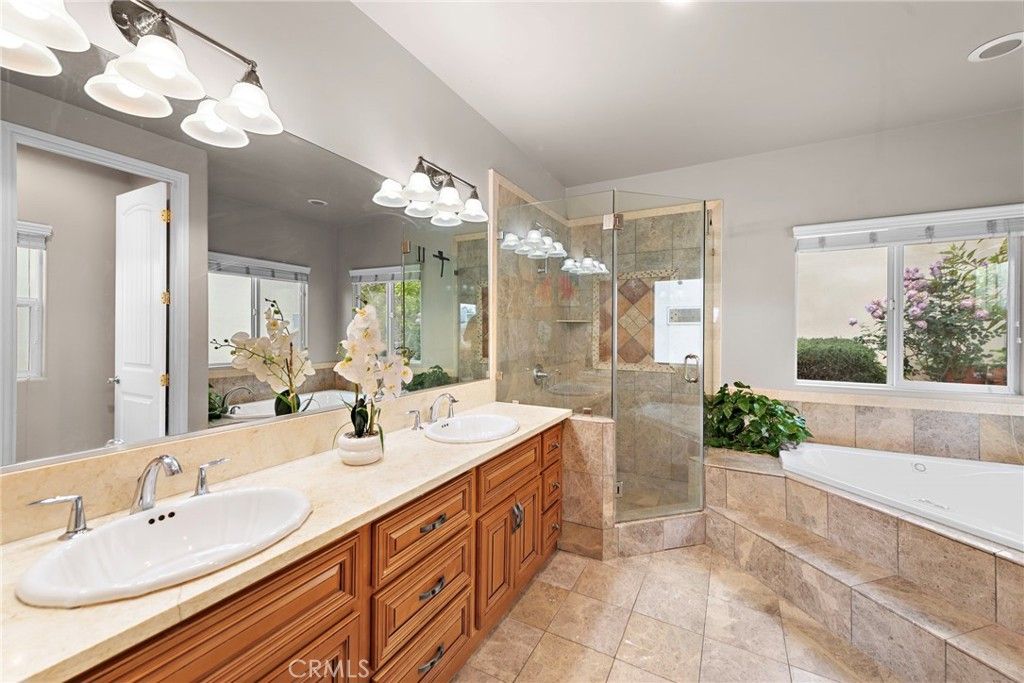listing image 130720266762403922658