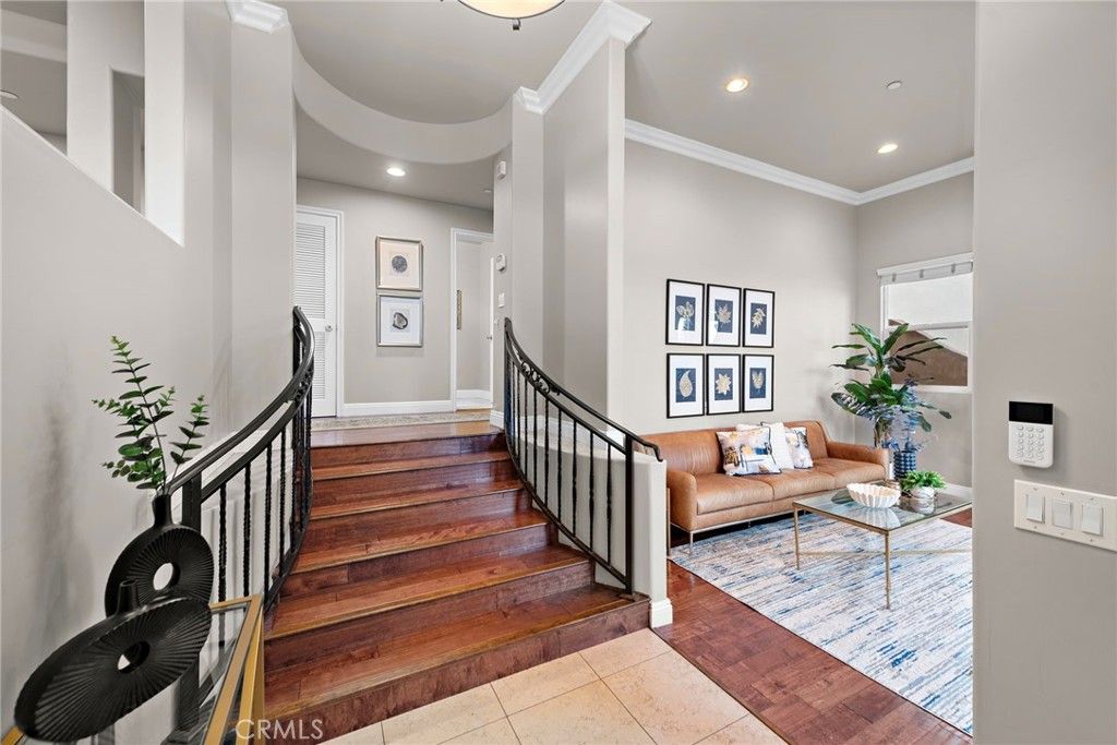 listing image 130729473731143638802