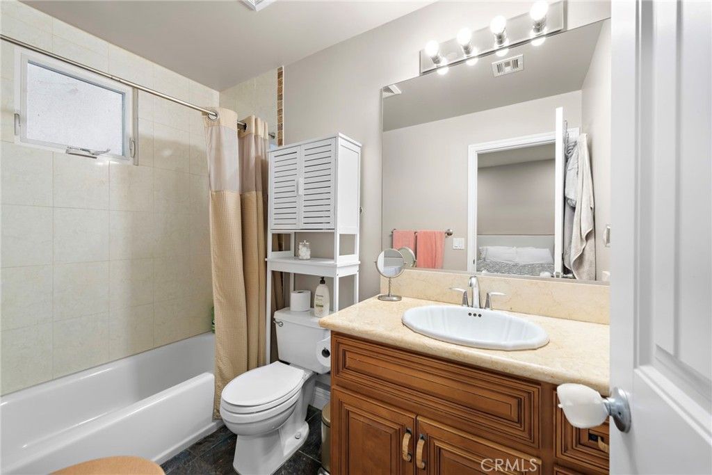 listing image 130723136125736773622