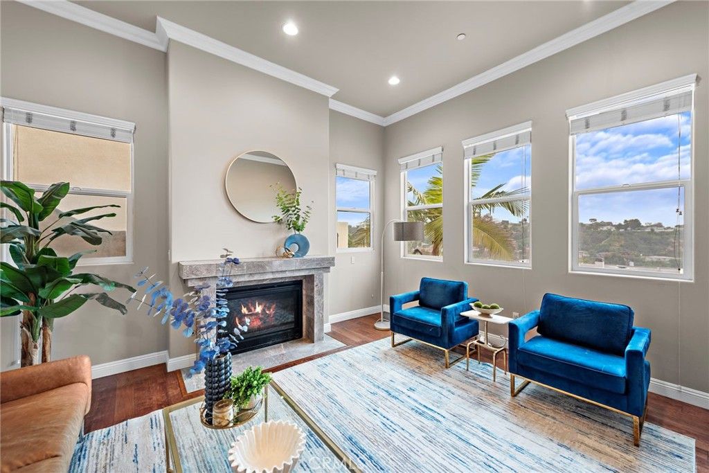 listing image 130725551524169966269