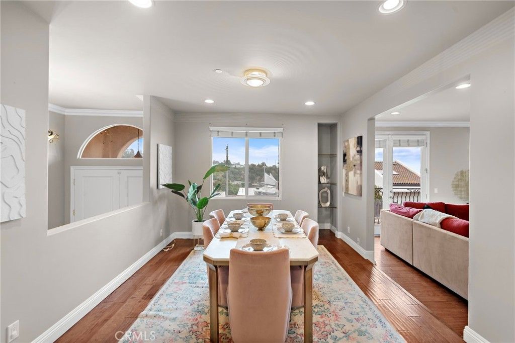 listing image 130721238094211426916