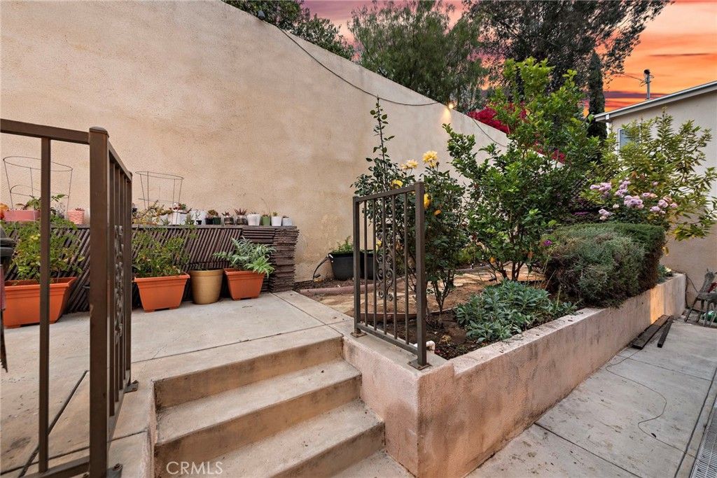 listing image 130724927160982922553