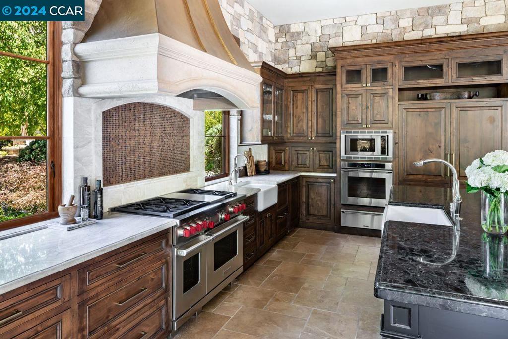 HAPPY VALLEY - Residential