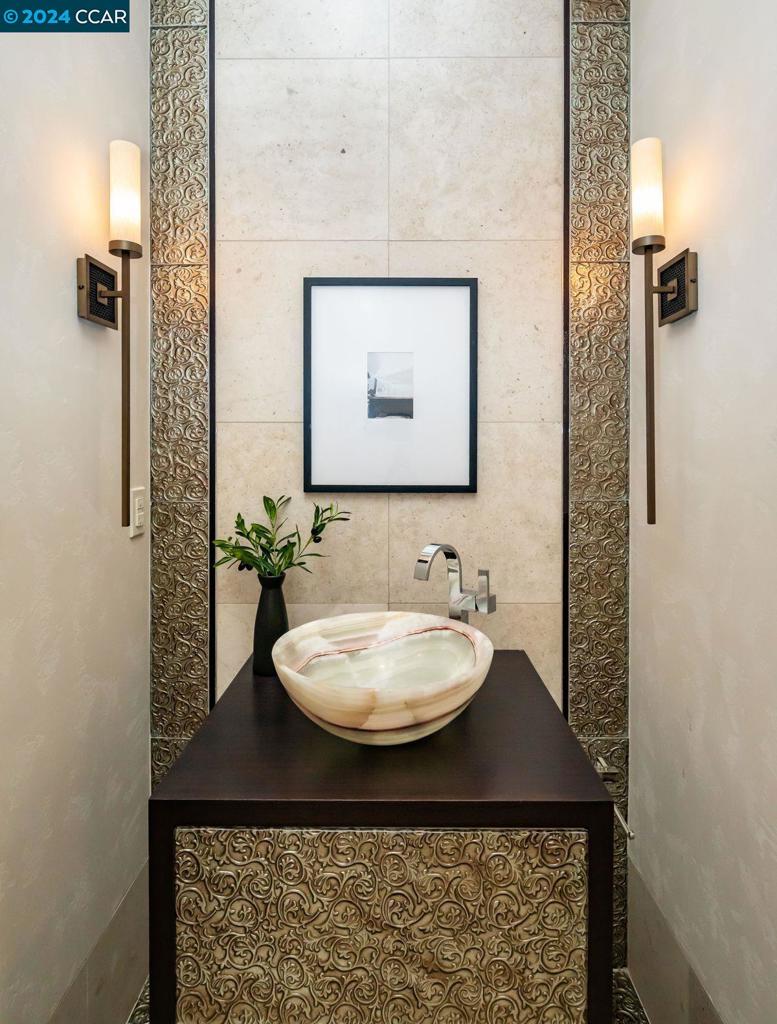 HAPPY VALLEY - Residential