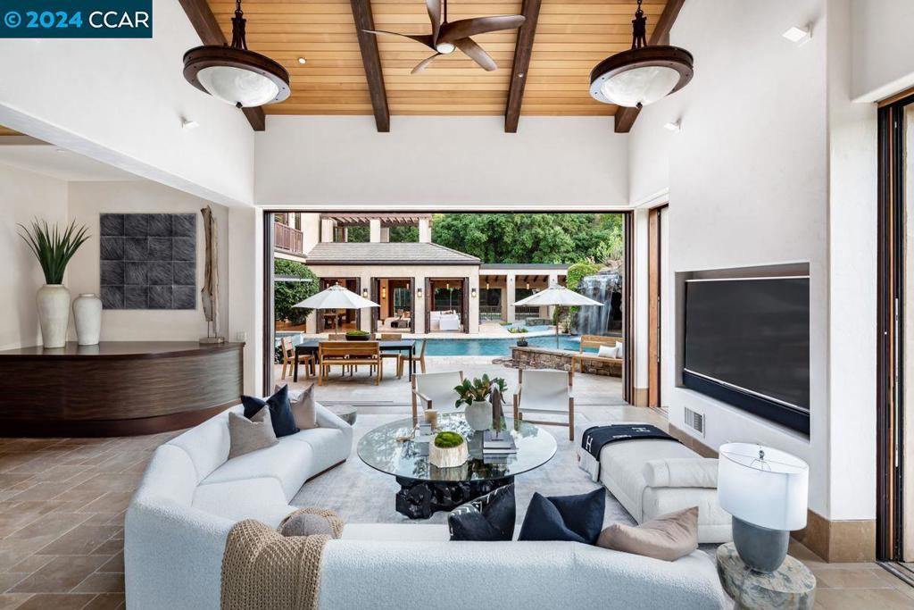 HAPPY VALLEY - Residential