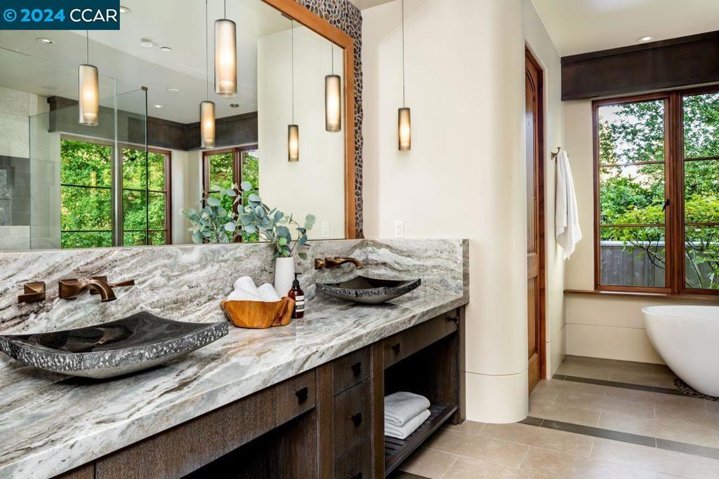 HAPPY VALLEY - Residential