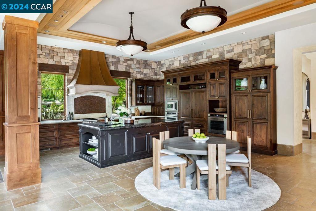 HAPPY VALLEY - Residential