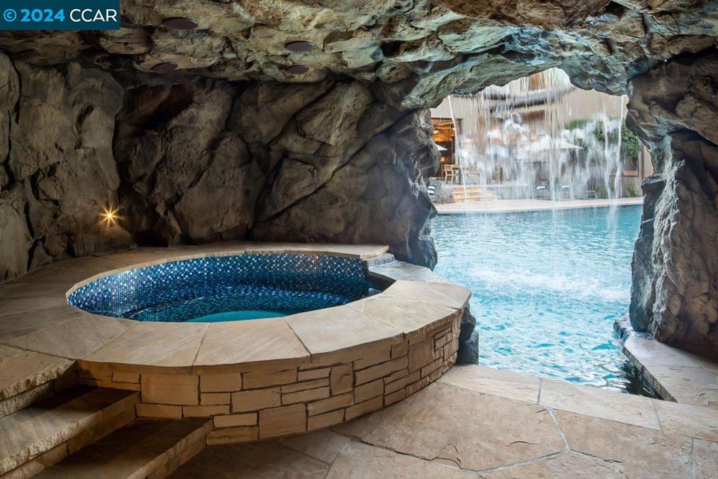 HAPPY VALLEY - Residential