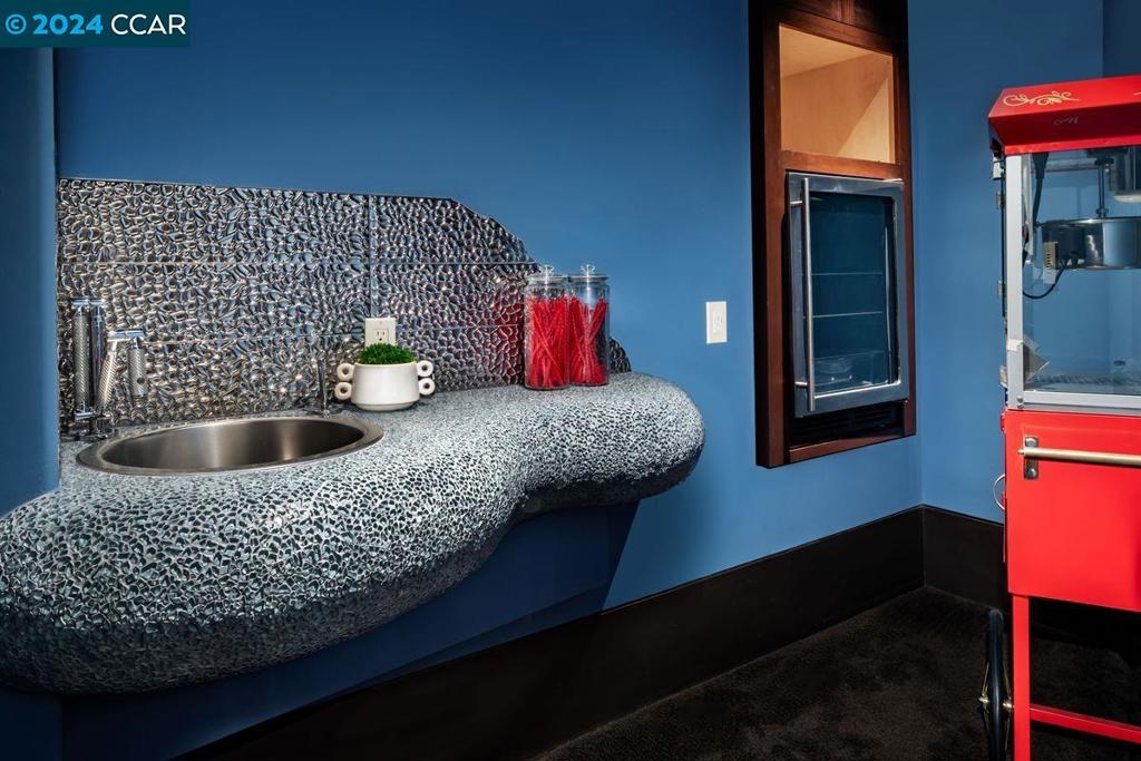 HAPPY VALLEY - Residential