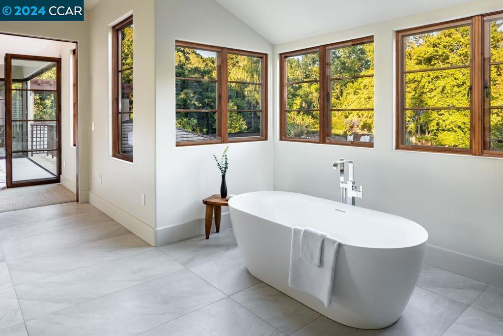 HAPPY VALLEY - Residential