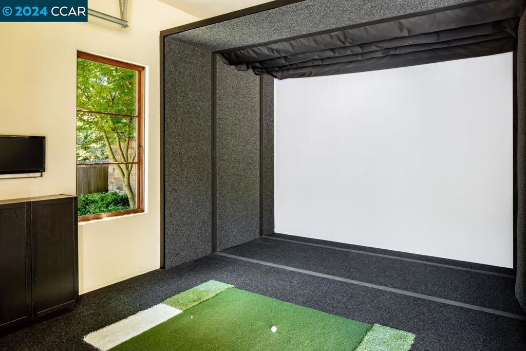 HAPPY VALLEY - Residential