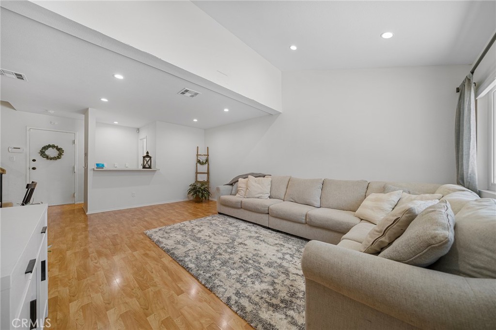900 W Sierra Madre 36