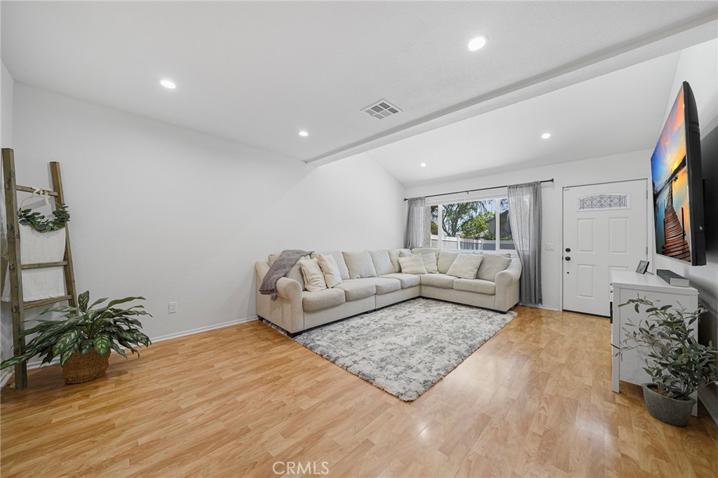900 W Sierra Madre 36