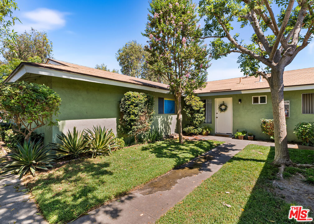 3216 W Cabot Drive