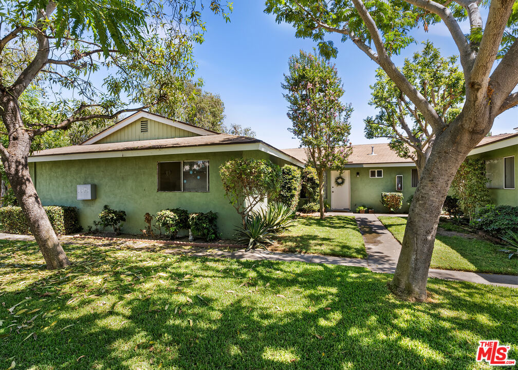 3216 W Cabot Drive