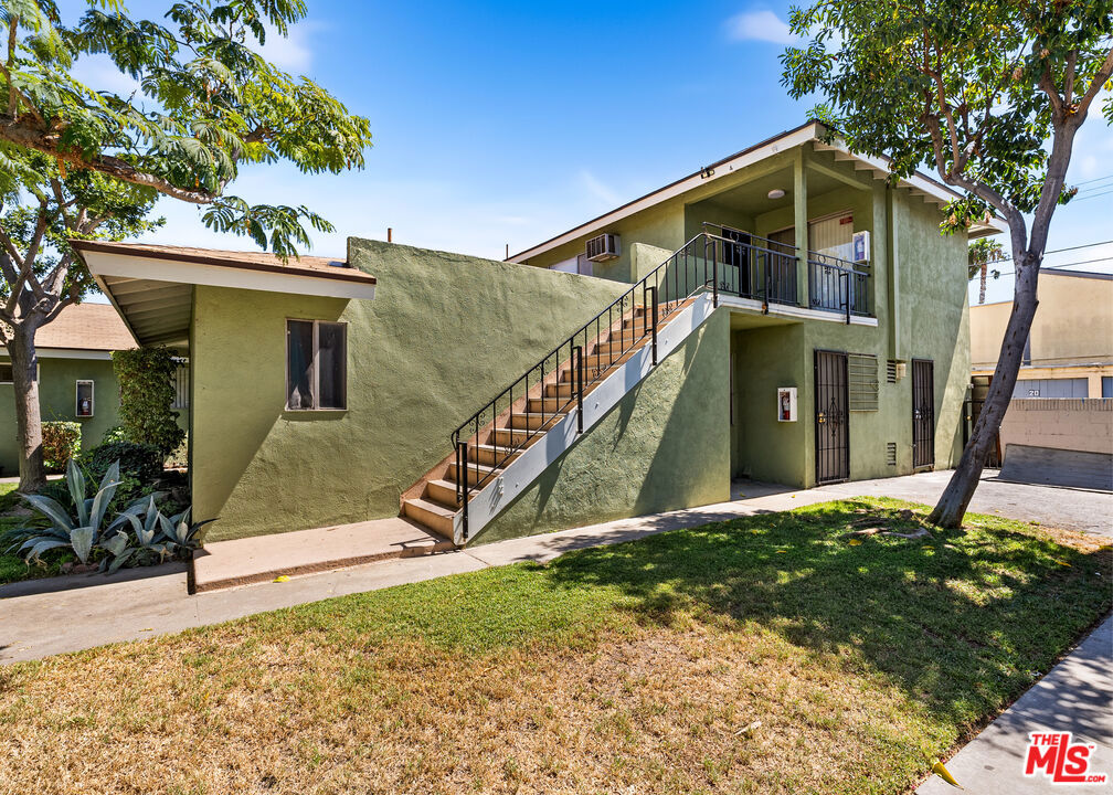 3216 W Cabot Drive