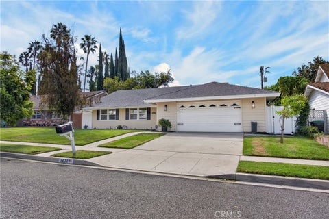 Photo of 2630 Lee Street, Simi Valley, CA 93065 (MLS # SR26197900)
