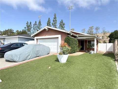 Photo of 27391 Pinavete, Mission Viejo, CA 92691 (MLS # OC25217104) Photo of 27391 Pinavete, Mission Viejo, CA 92691 (MLS # OC25217104)