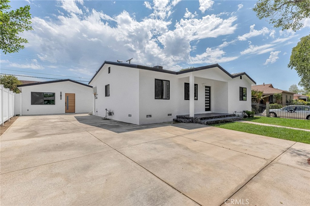 Properties 2 14448 Pinney Street
