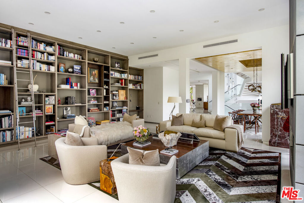 9852 San Circle