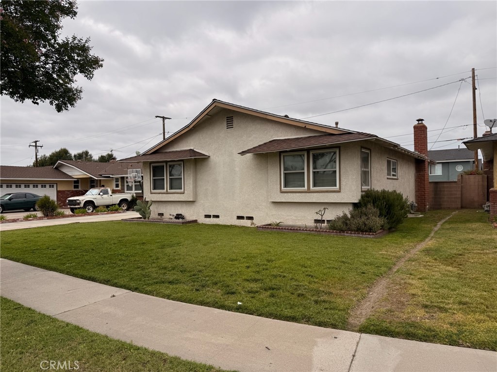 7211 Santa Cruz