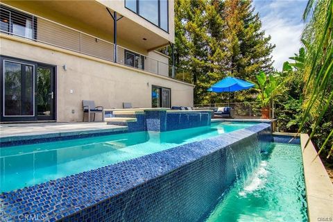 Photo of 5084 Campo Road, Los Angeles, CA 91364 (MLS # SR26004105)