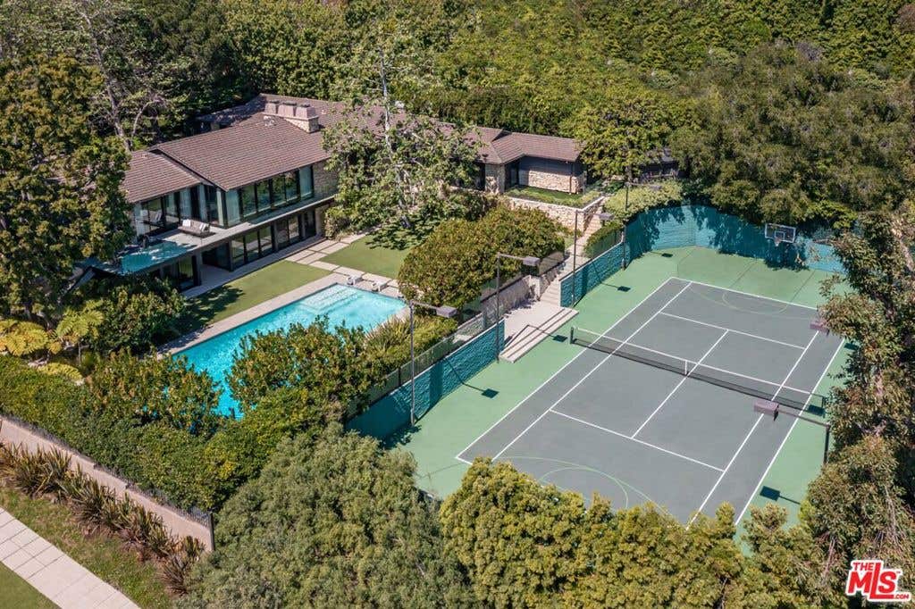 Photo of 400 Toyopa Drive, Pacific Palisades, CA 90272 (MLS # 26866363)