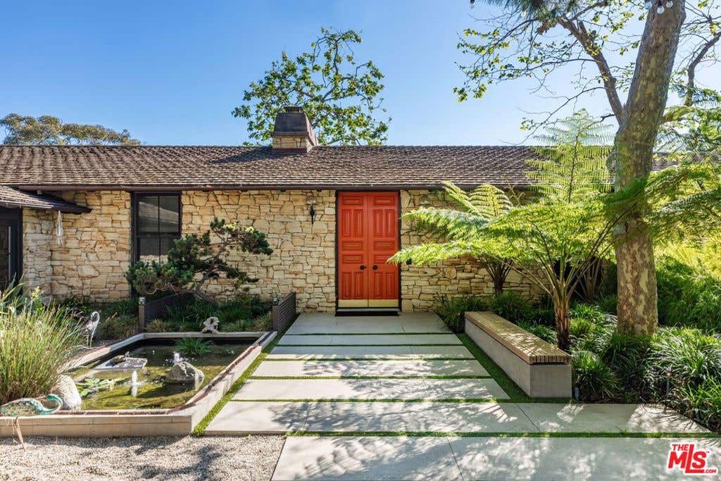 Photo of 400 Toyopa Drive, Pacific Palisades, CA 90272 (MLS # 26866363)