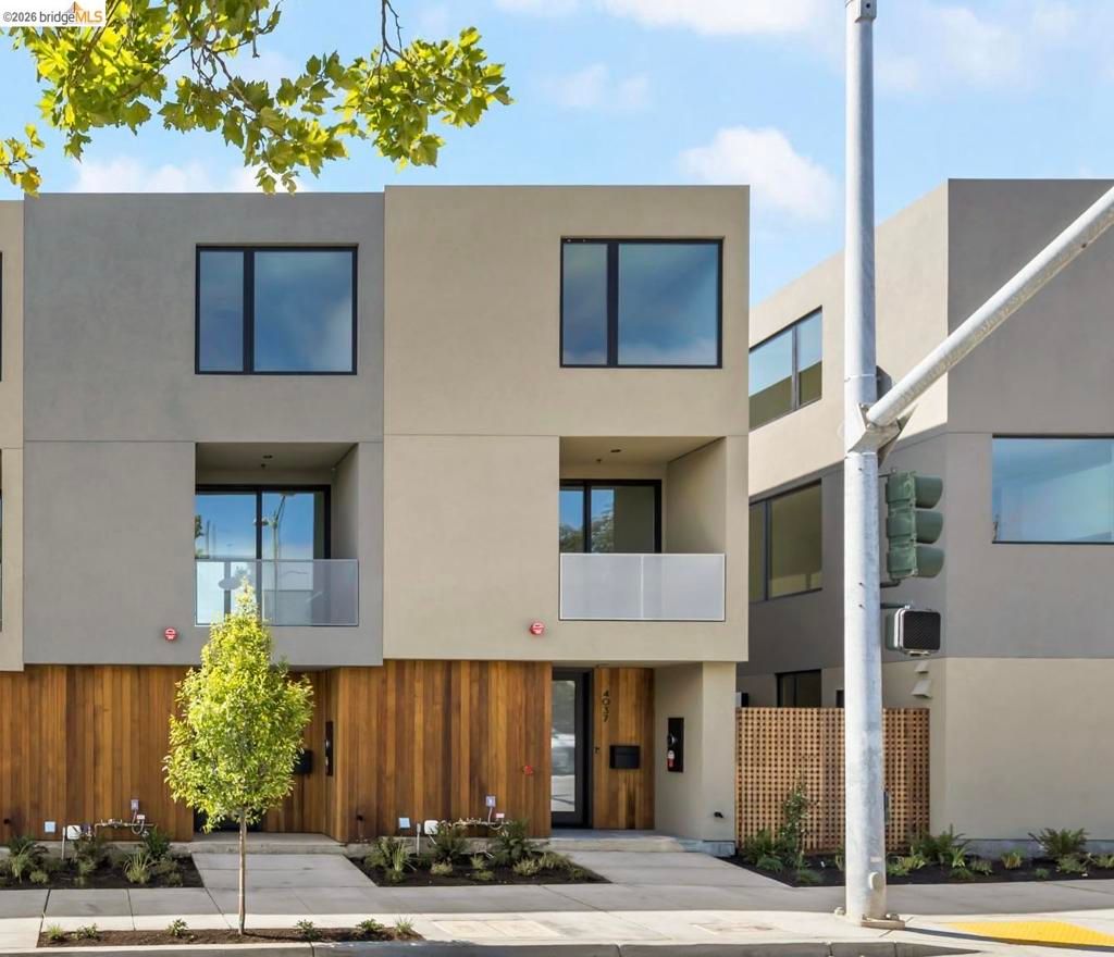 Photo of 4037 Park Blvd Blvd, Oakland, CA 94602 (MLS # 41126802)