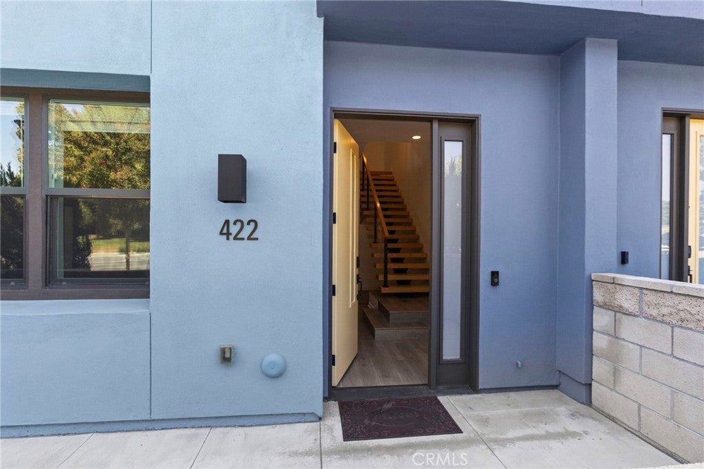 422 W Central