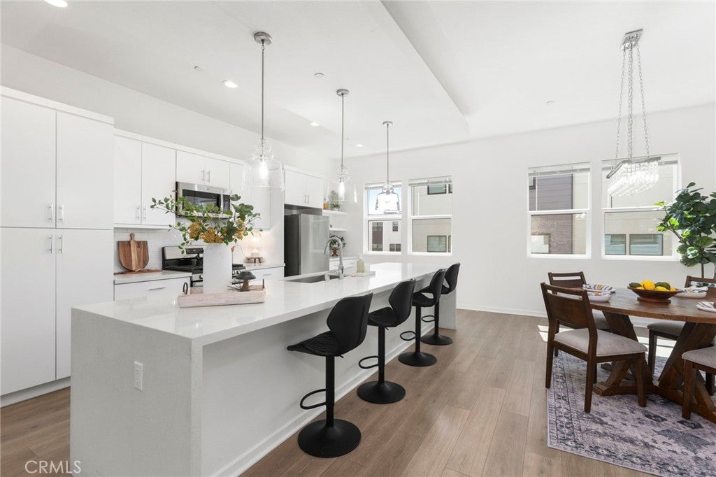 422 W Central