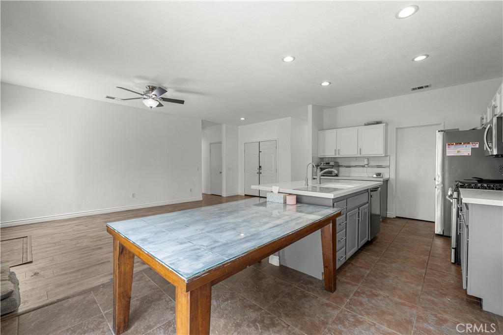 13121 Fullerton Drive