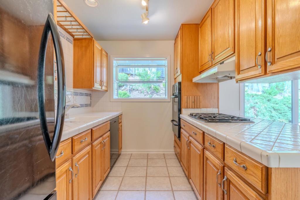 Properties 4 22 Tioga Way