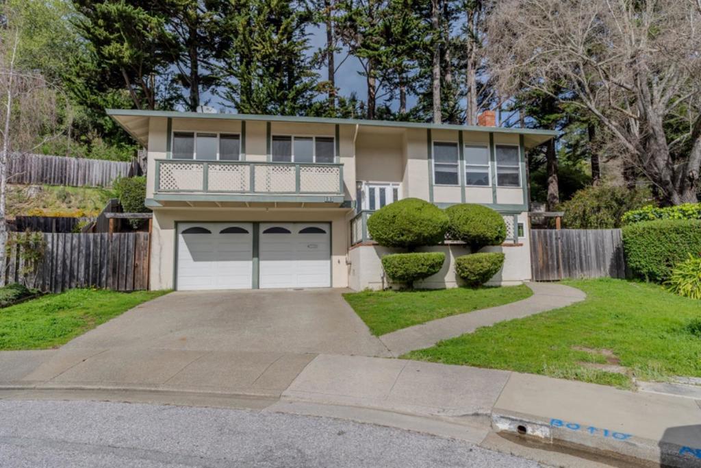 Fantastic Park Pacifica home on almost a 10,000 square-foot lot at the back of a cul-de-sac. Hardwood Floors freshly refinished fresh paint nice kitchen with a big dining area. Three bedrooms two bathrooms upstairs with the living room, dining room and kitchen downstairs is a large family room with new carpets. Close to shopping parks and restaurants. Tenant pays utilities