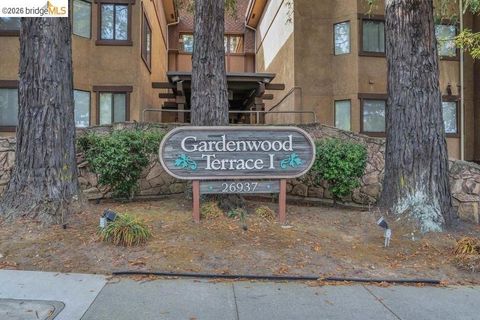 Photo of 26937 Hayward BLVD Blvd #226, Hayward, CA 94542 (MLS # 41128409)