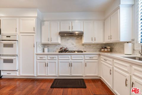 Photo of 14521 Benefit Street #207, Sherman Oaks, CA 91403 (MLS # 26642907)