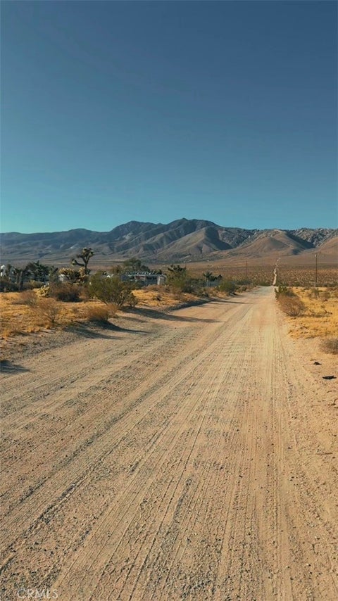 Photo of 1 Joshua, Lucerne Valley, CA 92356 (MLS # HD26167912)