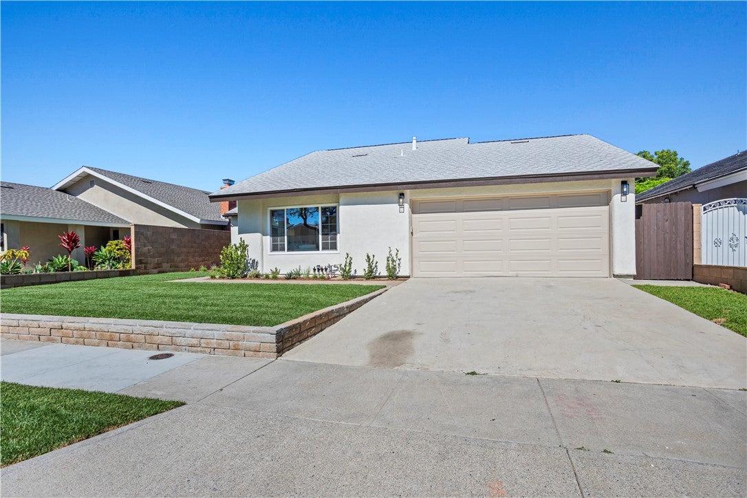 3209 S Diamond