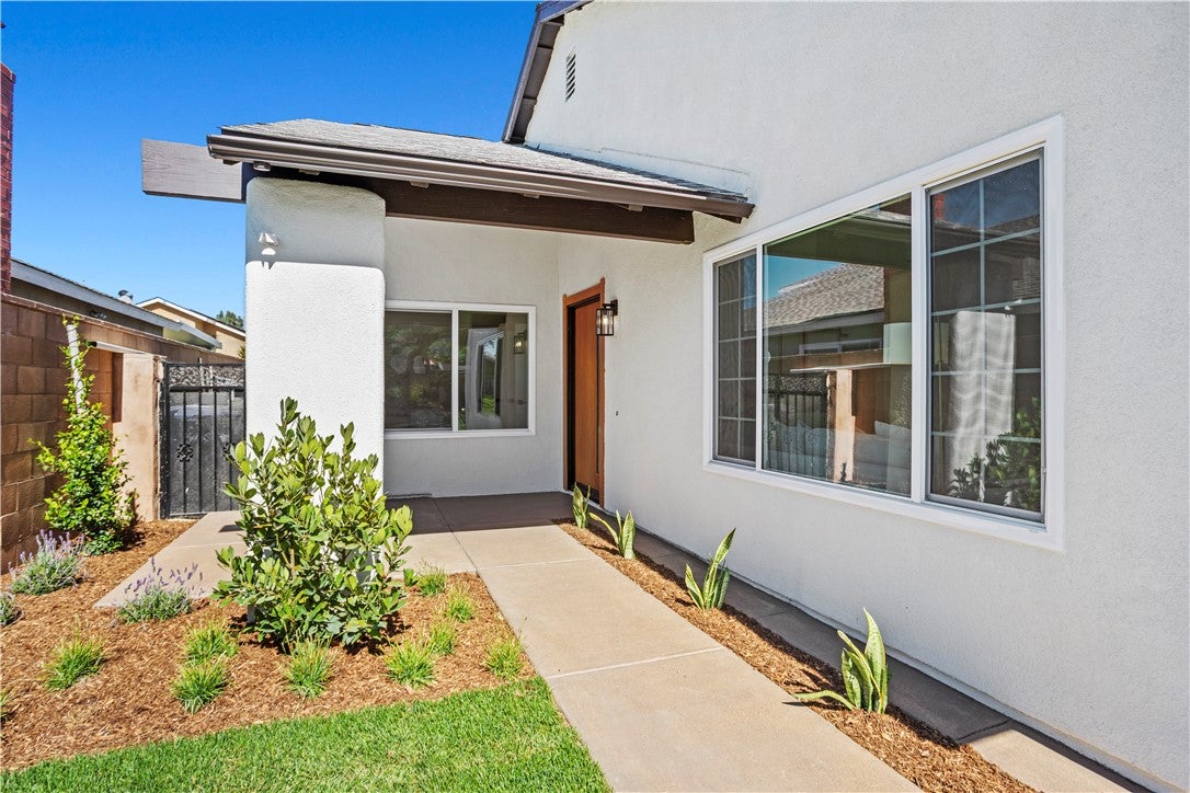 3209 S Diamond