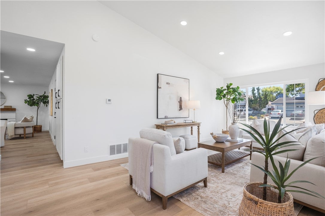 3209 S Diamond, Santa Ana CA 92704 - Photo 6