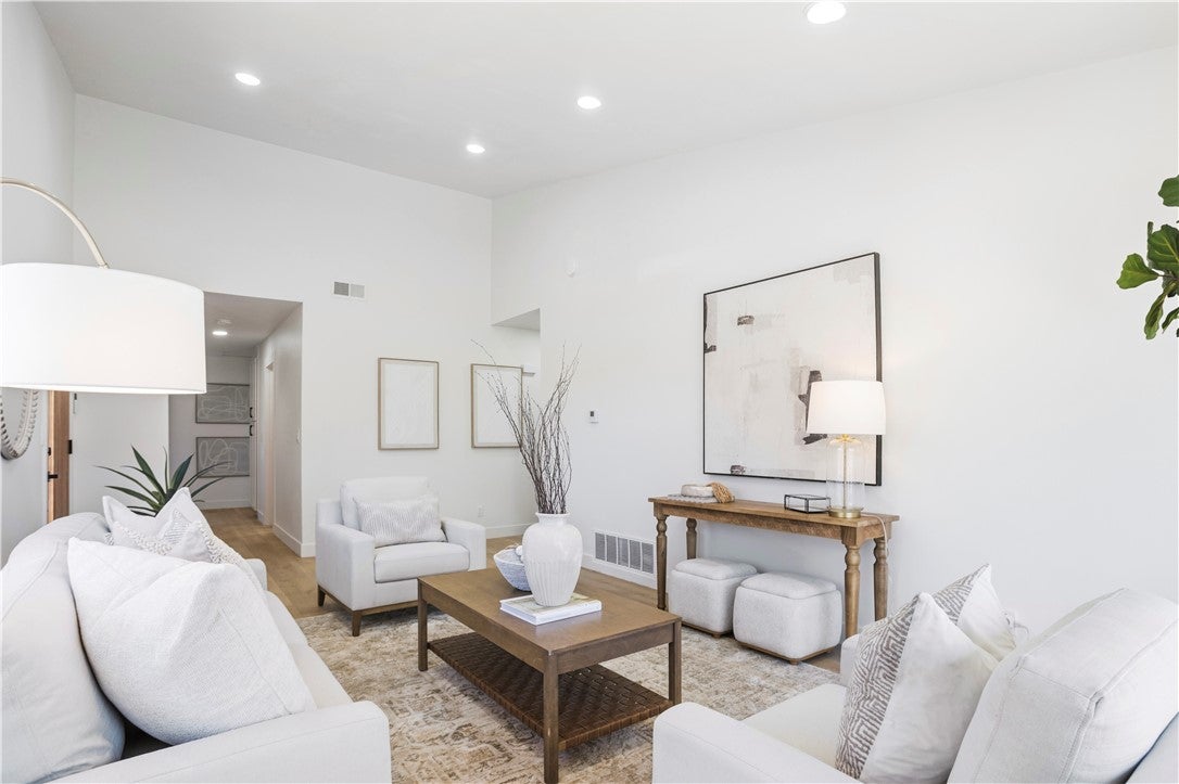 3209 S Diamond, Santa Ana CA 92704 - Photo 8