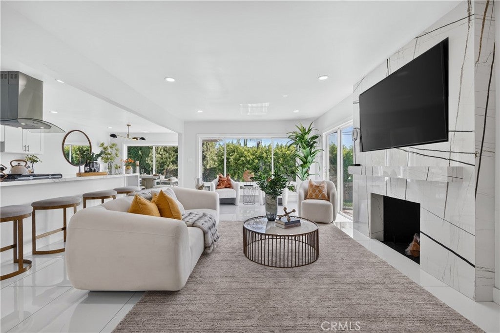 738 De Palma Way